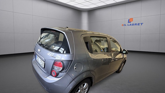 Chevrolet Aveo 3 of 5