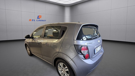 Chevrolet Aveo 4 of 5