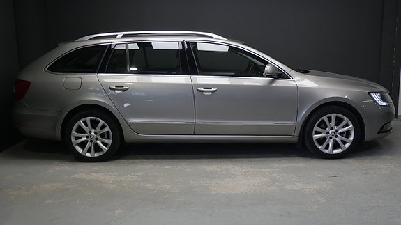 Skoda Superb 3 of 5