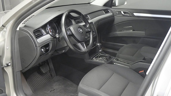 Skoda Superb 8 of 19