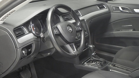 Skoda Superb 9 of 19