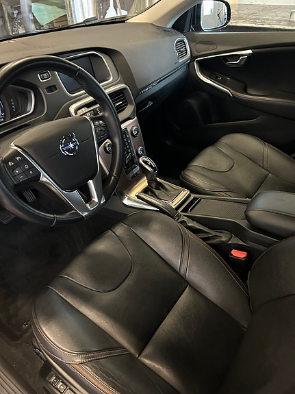 Volvo V40 Cross Country 4 of 5