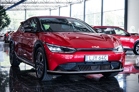 Kia EV6 3 of 5