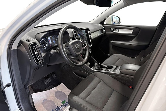 Volvo XC40 10 of 21