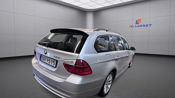 BMW 325i 4 of 5