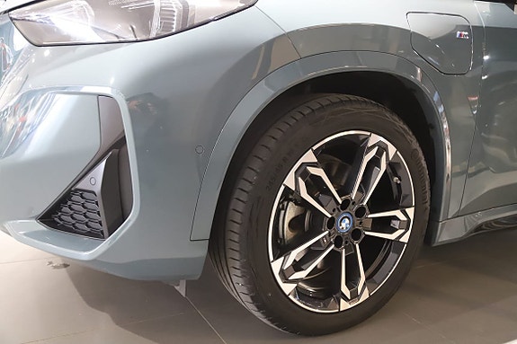 BMW X1 2 of 5
