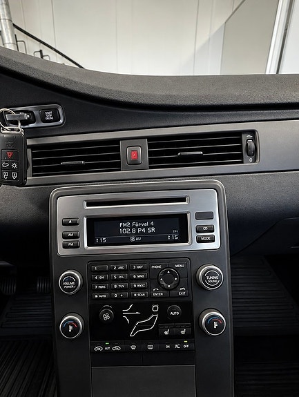 Volvo V70 9 of 19