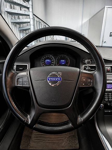 Volvo V70 7 of 19