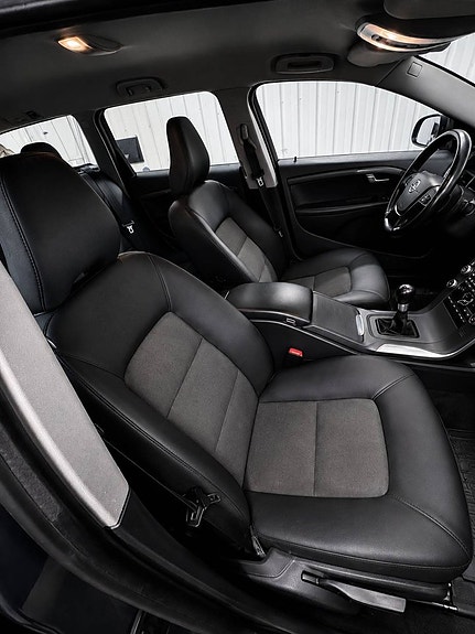 Volvo V70 10 of 19