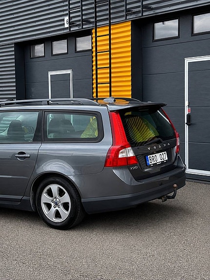 Volvo V70 6 of 19