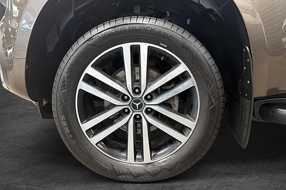 Mercedes-Benz X350 d 2 of 5