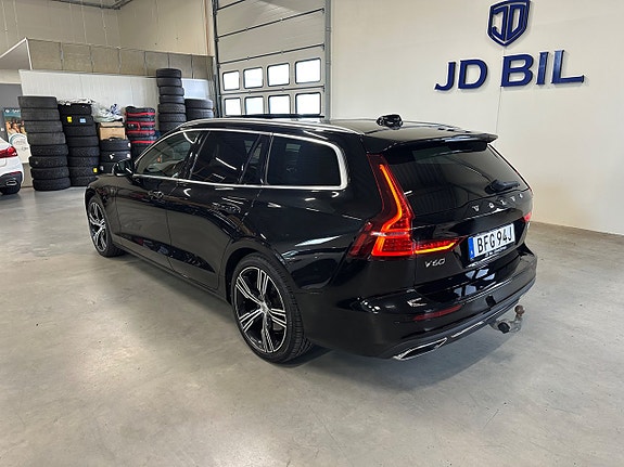 Volvo V60 4 of 5