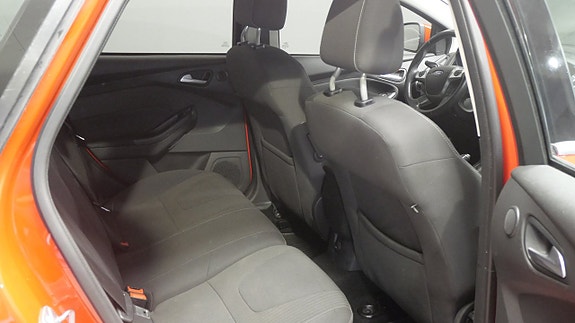 Ford Focus 9 of 15