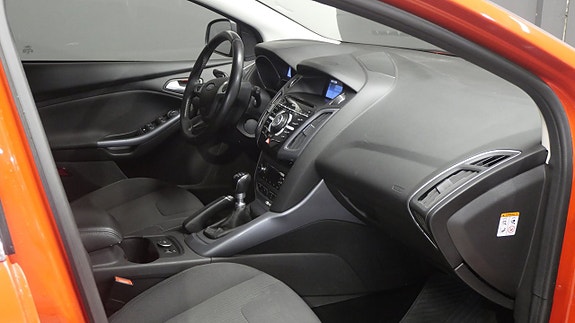 Ford Focus 8 of 15