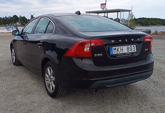 Volvo S60 4 of 5