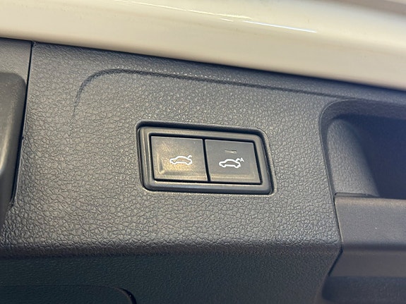 Volkswagen Passat Alltrack 10 of 17