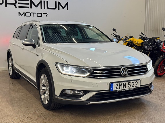Volkswagen Passat Alltrack 2 of 17