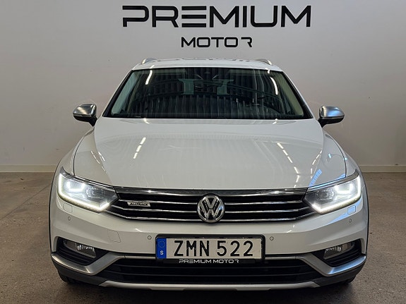 Volkswagen Passat Alltrack 3 of 17