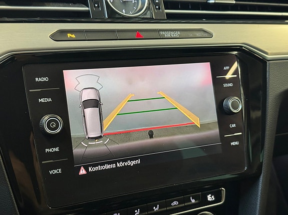 Volkswagen Passat Alltrack 16 of 17