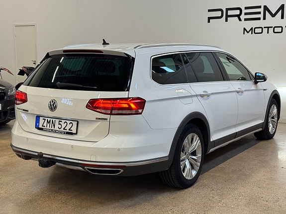 Volkswagen Passat Alltrack 8 of 17