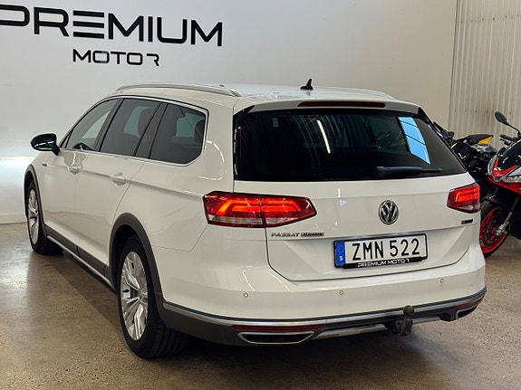 Volkswagen Passat Alltrack 5 of 17