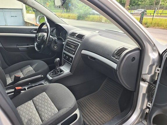 Skoda Octavia 8 of 13