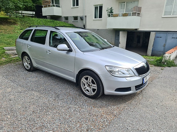 Skoda Octavia 3 of 5