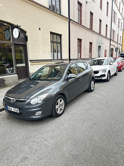 Hyundai i30 2 of 5