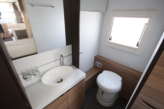 Adria 663 HT 12 of 17
