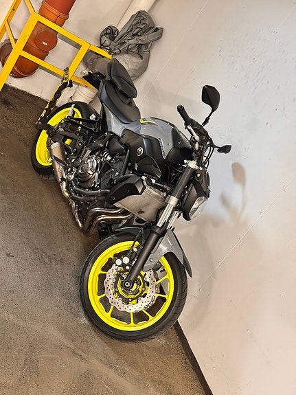 Yamaha MT-07 3 of 4