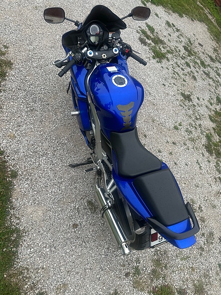 Suzuki SV1000 3 of 4