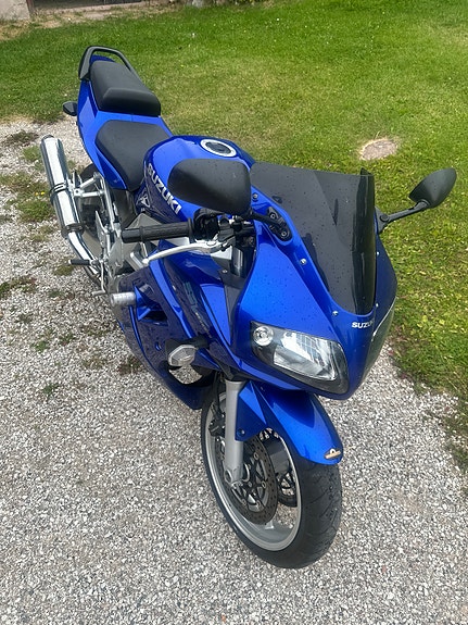 Suzuki SV1000 4 of 4