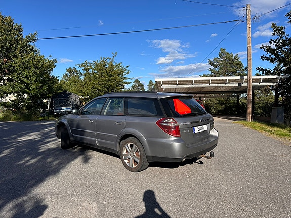 Subaru Outback 4 of 11