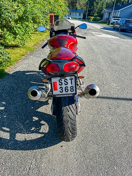 Aprilia SL1000 Falco 4 of 5