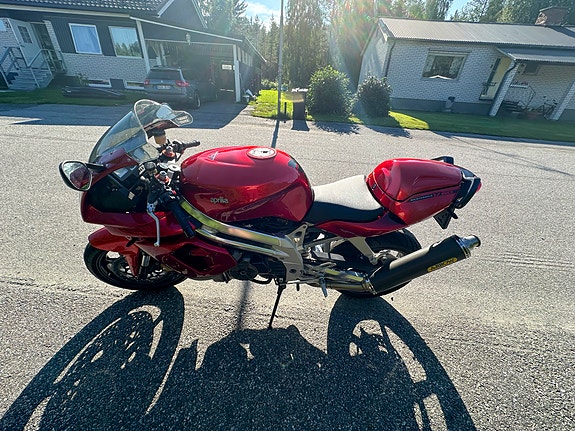 Aprilia SL1000 Falco 3 of 5