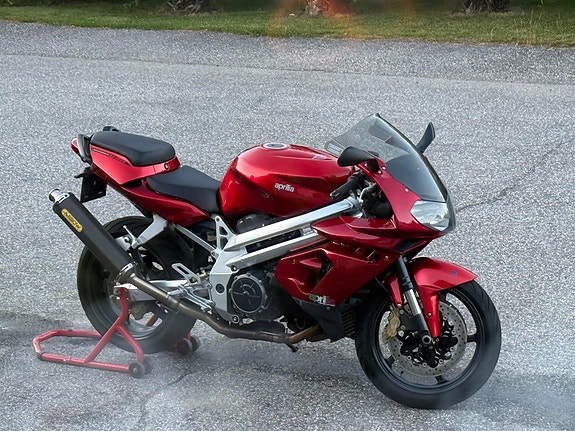 Aprilia SL1000 Falco 2 of 5