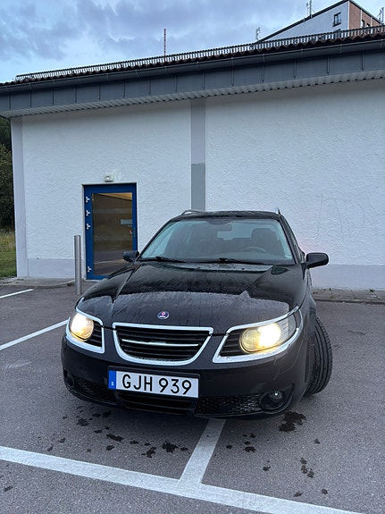 Saab 9-5 2 of 7