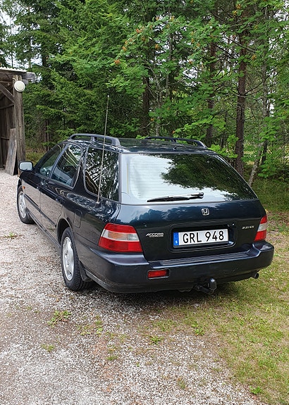 Honda Accord 2 of 5