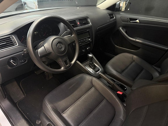 Volkswagen Jetta 7 of 21