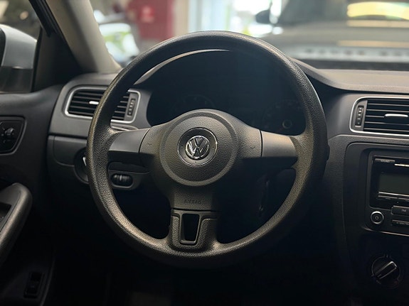 Volkswagen Jetta 9 of 21