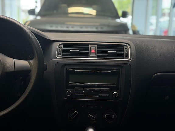 Volkswagen Jetta 11 of 21