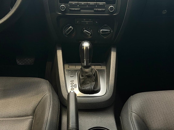 Volkswagen Jetta 12 of 21