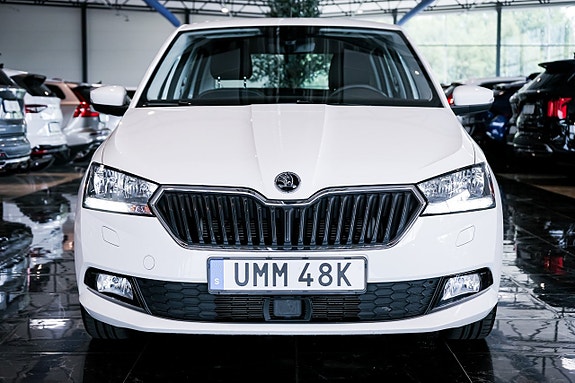 Skoda Fabia 2 of 5