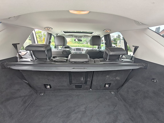 Mercedes-Benz ML350 10 of 11