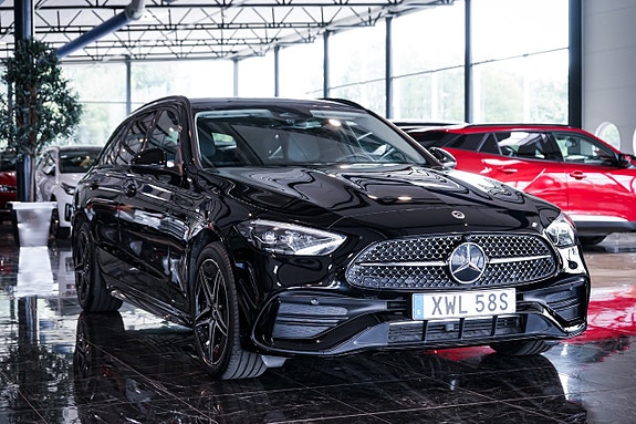 Mercedes-Benz C300 3 of 5