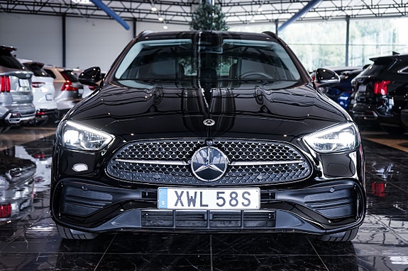 Mercedes-Benz C300 2 of 5