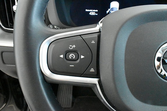 Volvo XC60 16 of 22