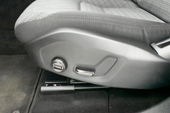 Volvo XC60 15 of 22