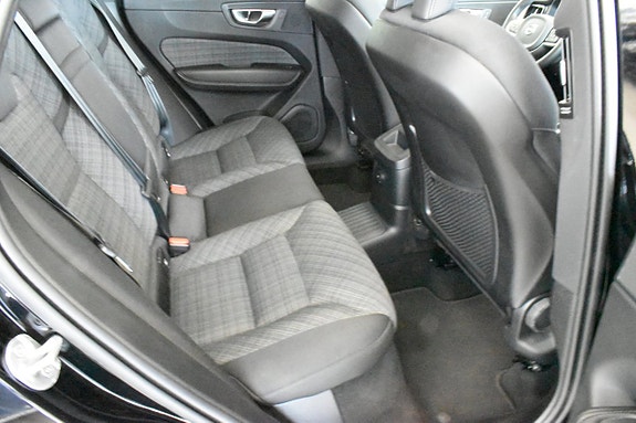 Volvo XC60 8 of 22