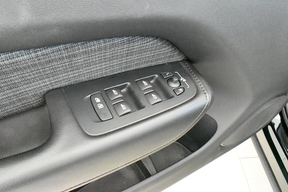Volvo XC60 14 of 22